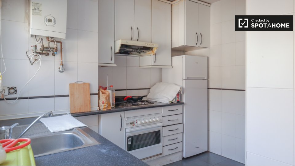 Double room Madrid, 4 beds, 100m² — photo 14