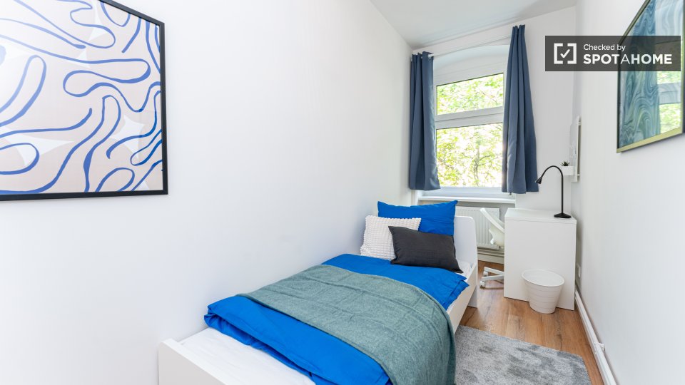 Double room Berlin, 4 beds, 73m² — photo 2