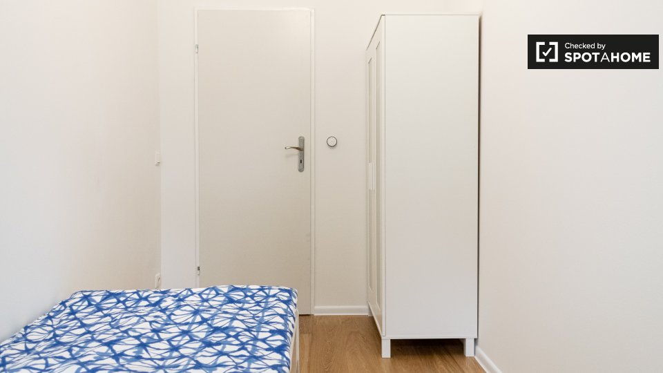 Double room Berlin, 5 beds, 70m² — photo 3