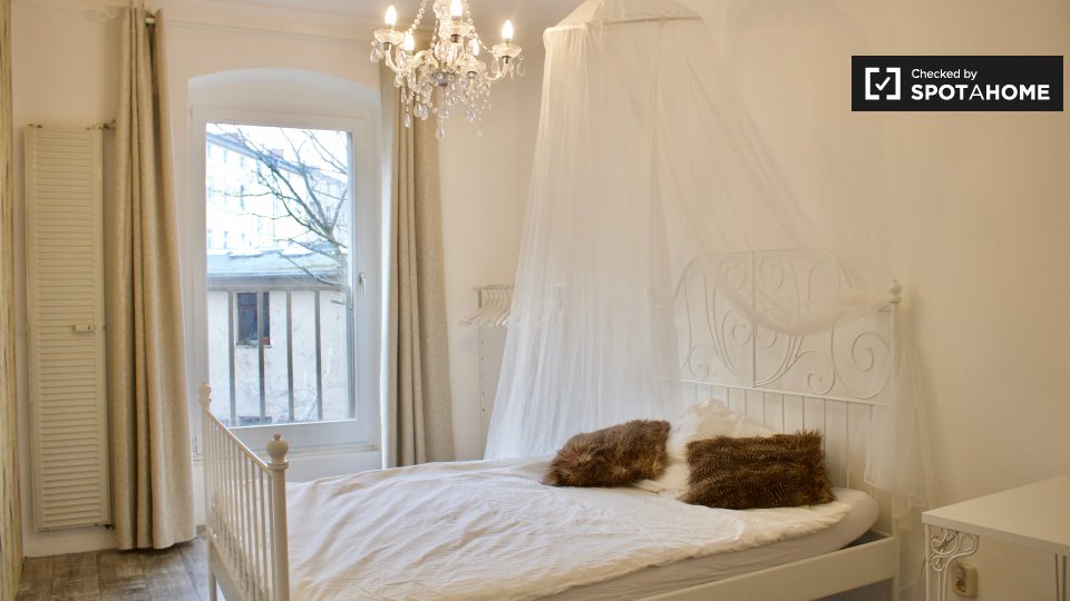 Double room Berlin, 4 beds, 96m² — photo 1