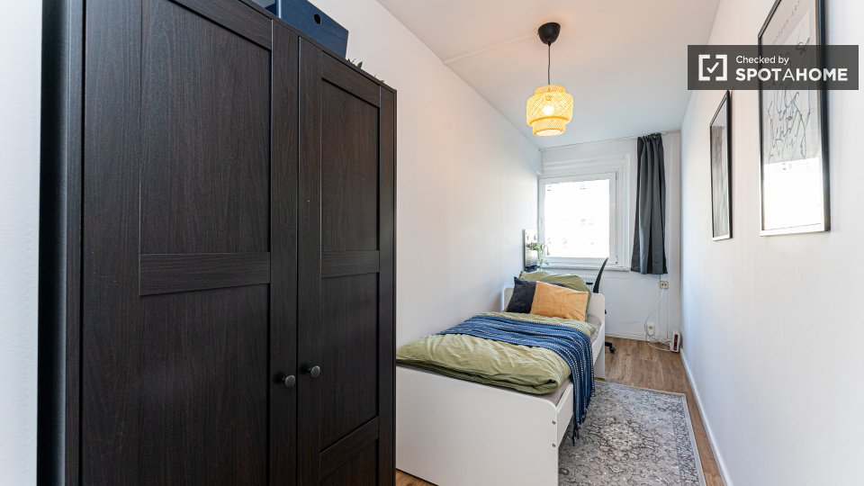 Double room Berlin, 6 beds, 88m² — photo 17