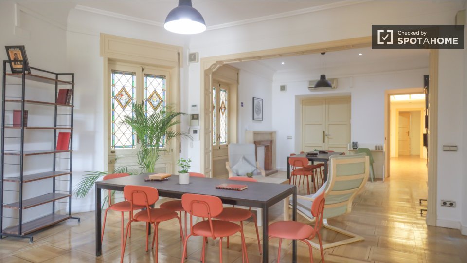 Double room Madrid, 18 beds — photo 11