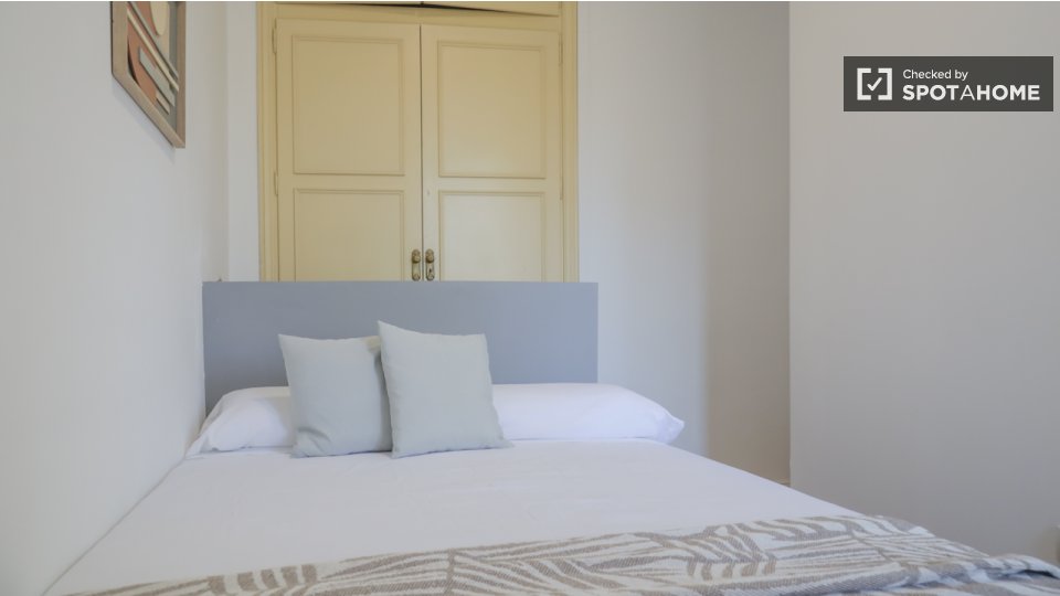 Double room Madrid, 18 beds — photo 1