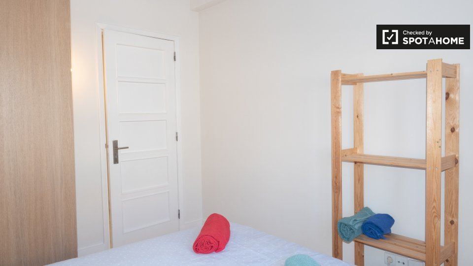 Apartment Lisbon, 2 beds, 70m² — photo 17