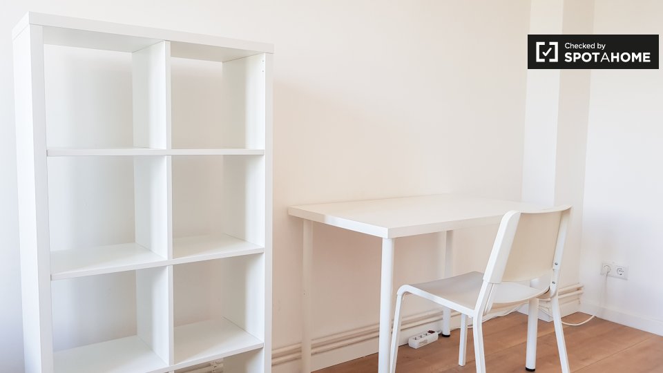 Double room Berlin, 3 beds, 63m² — photo 4