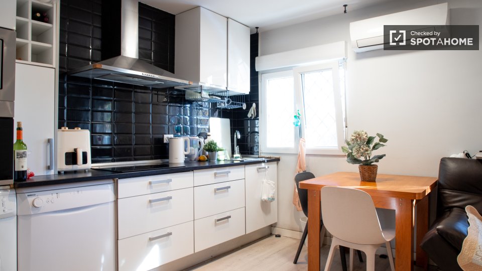 Double room Madrid, 1 bed, 60m² — photo 10