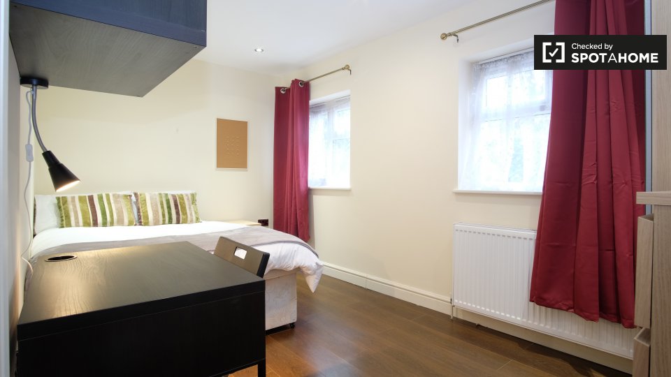 Double room London, 5 beds — photo 1
