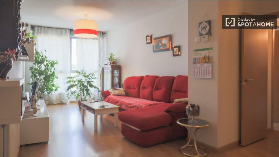 Double room Madrid, 3 beds, 70m² — photo 1