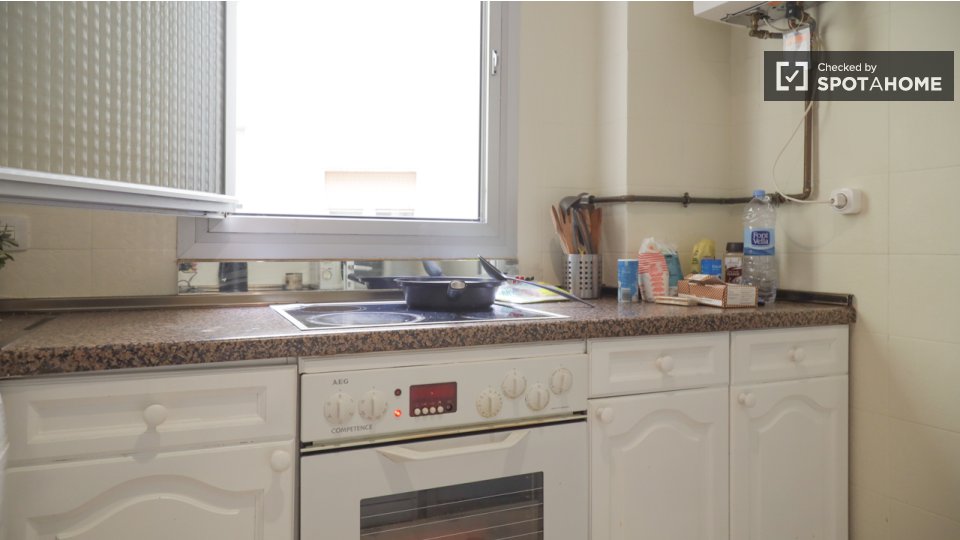Double room Madrid, 6 beds — photo 17