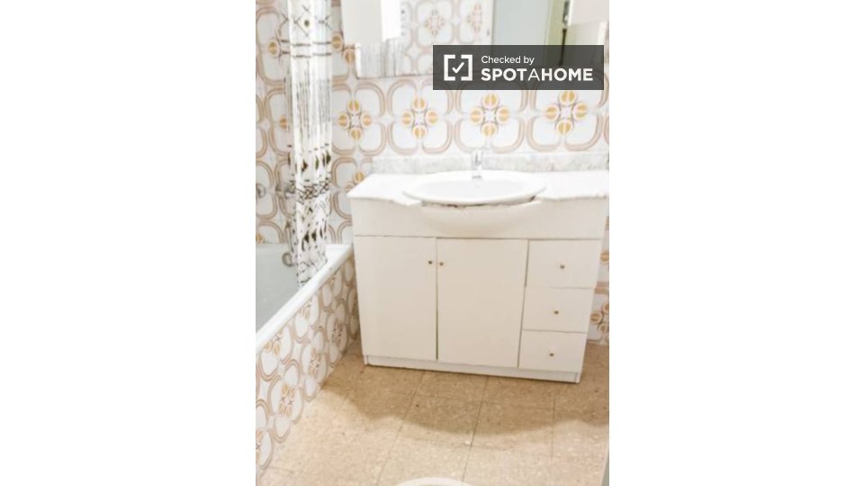 Double room Barcelona, 4 beds — photo 15