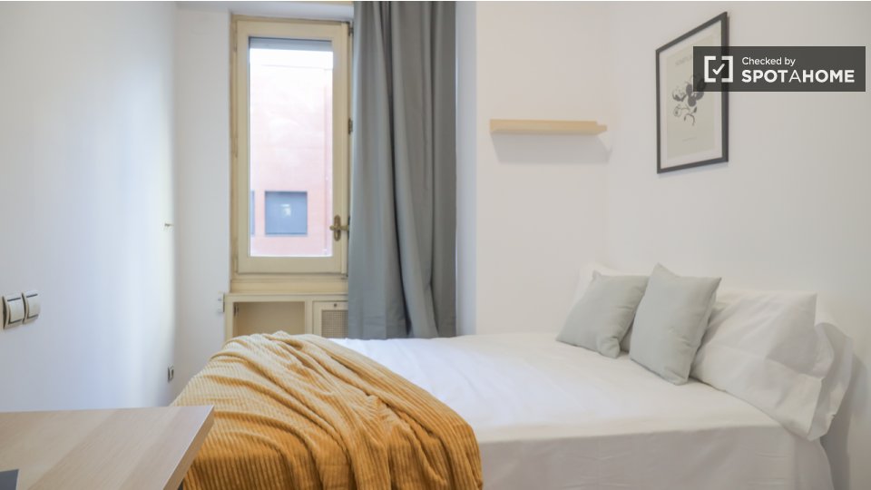 Double room Madrid, 18 beds — photo 12