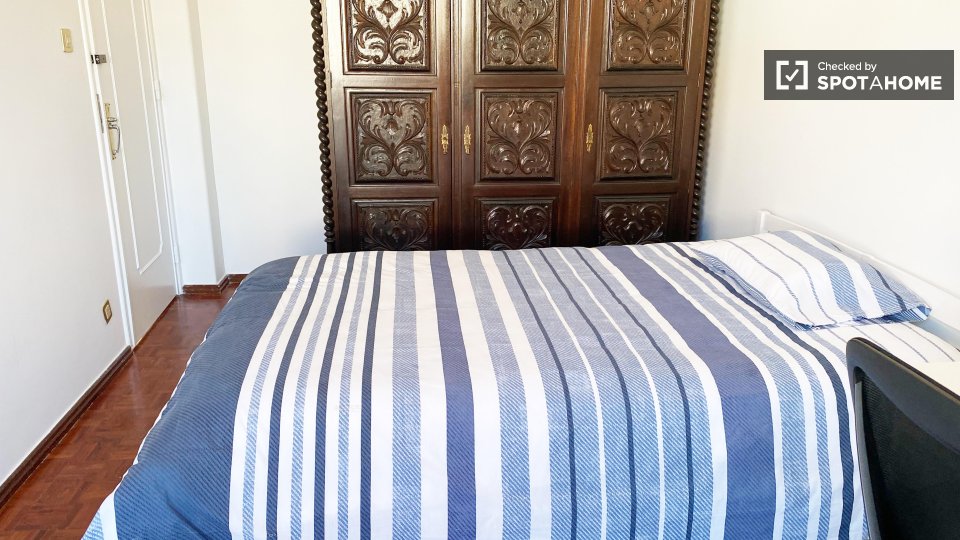 Double room Lisbon, 6 beds — photo 15