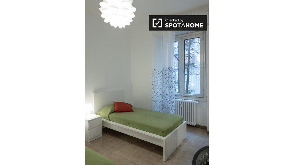 Double room Milan, 3 beds, 70m² — photo 5