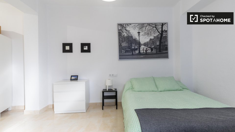 Double room Valencia, 4 beds, 100m² — photo 3