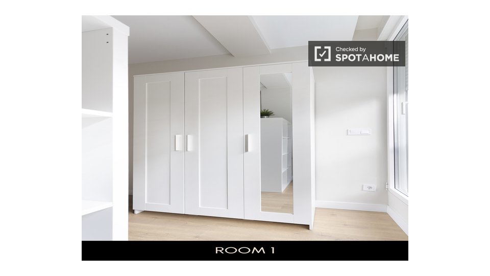Double room Madrid, 7 beds, 162m² — photo 8
