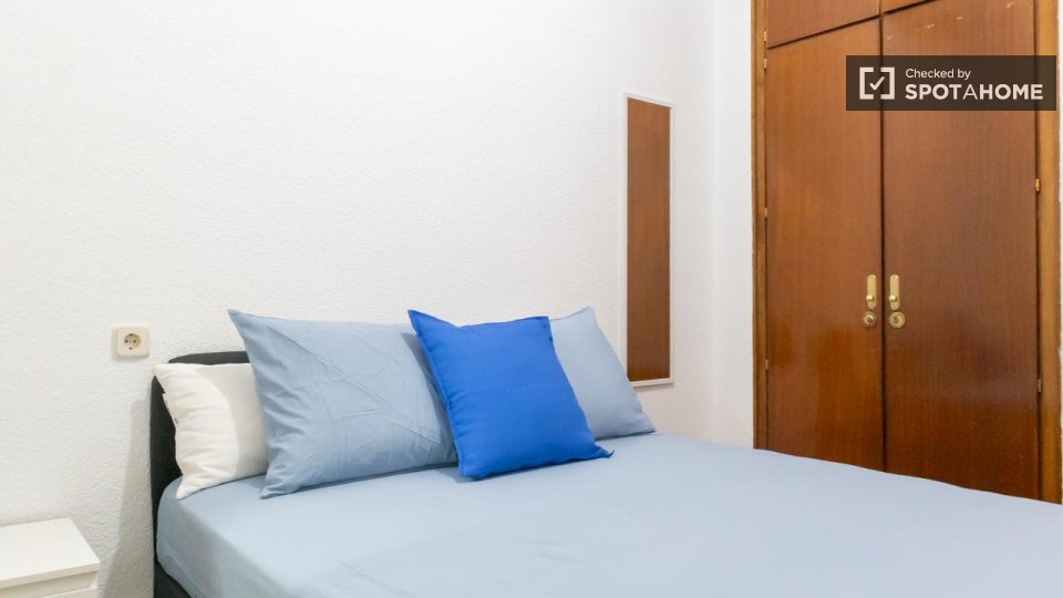 Double room Madrid, 6 beds, 116m² — photo 5