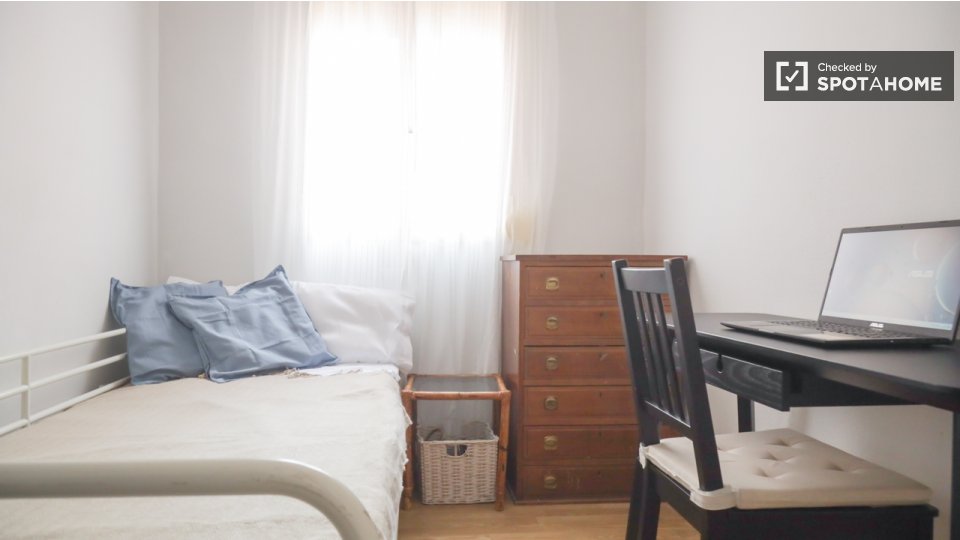 Double room Madrid, 4 beds — photo 6