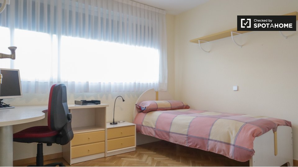 Double room Madrid, 4 beds — photo 1