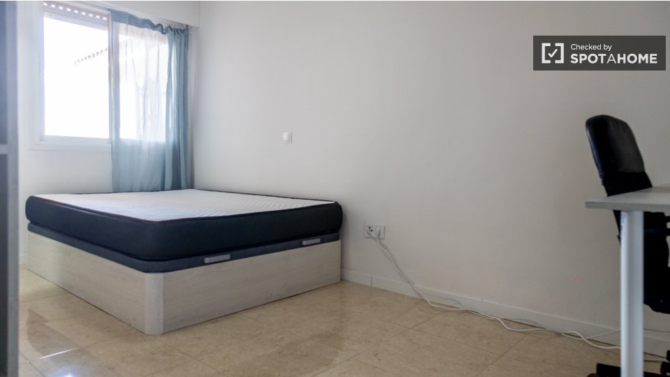 Double room Madrid, 5 beds — photo 34