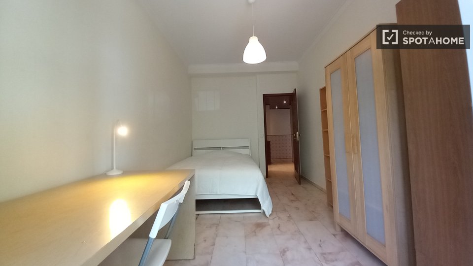 Double room Lisbon, 1 bed, 60m² — photo 7