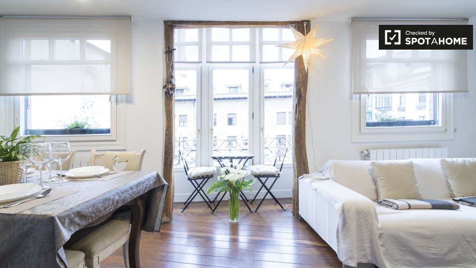 3-bedroom apartment for rent in Casco Viejo, Bilbao - in Bilbao