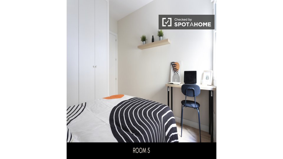 Double room Madrid, 7 beds, 162m² — photo 19