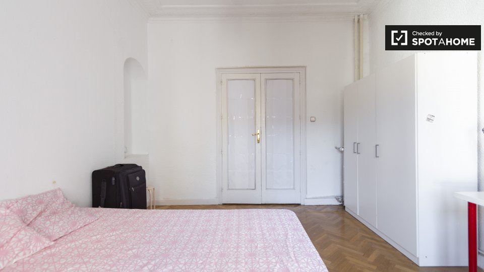 Double room Madrid, 8 beds, 200m² — photo 5