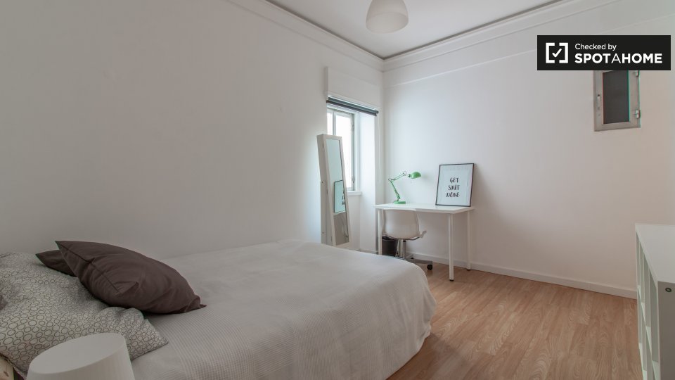 Double room Lisbon, 9 beds, 160m² — photo 1
