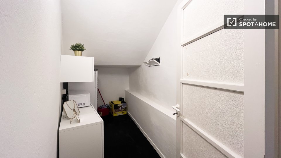 Double room Milan, 2 beds — photo 9