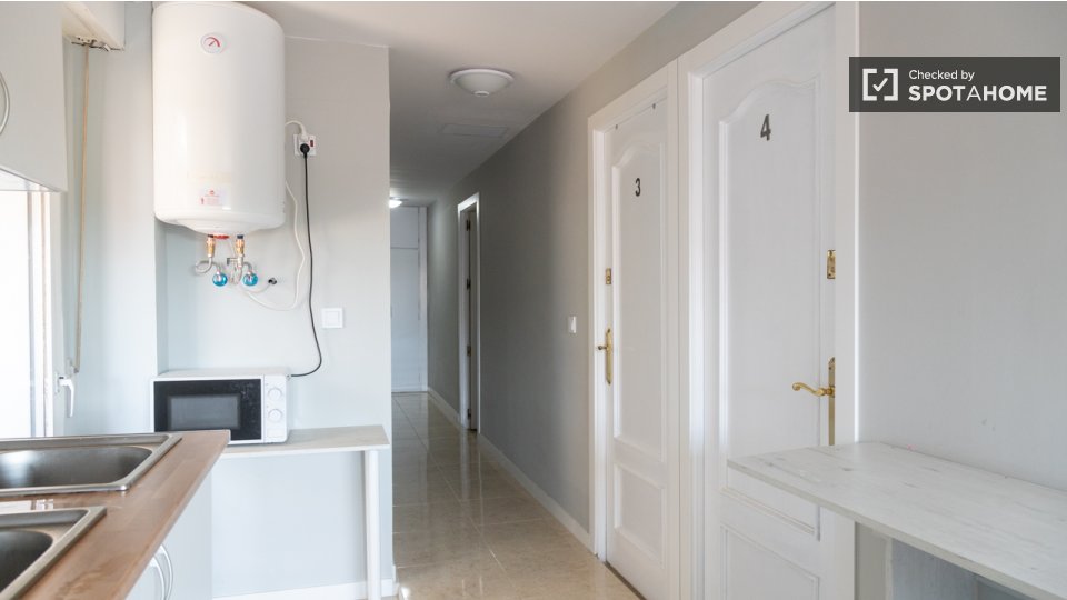 Double room Madrid, 5 beds — photo 35