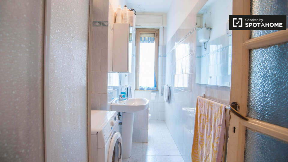 Double room Rome, 3 beds, 80m² — photo 14