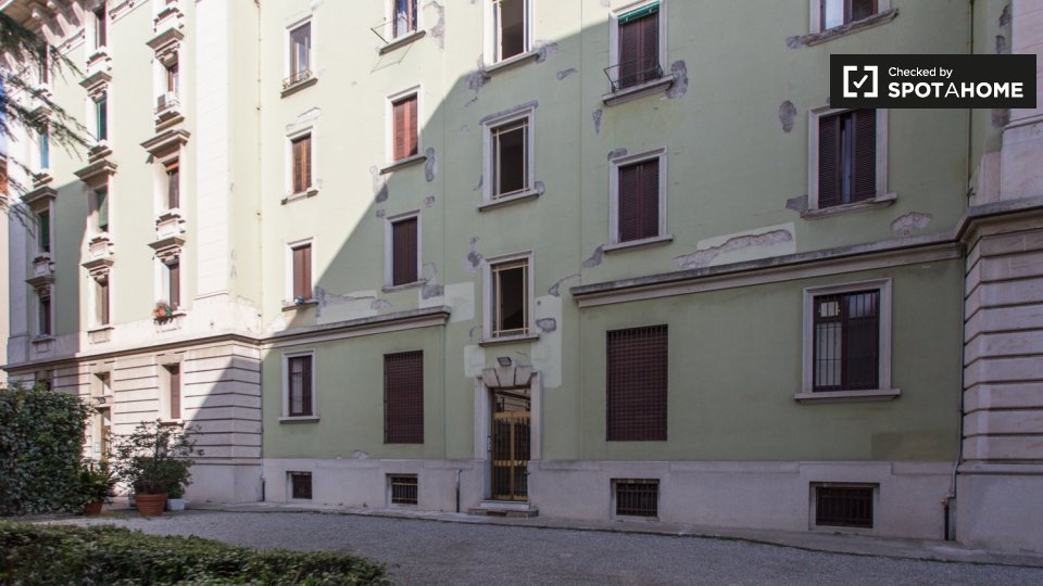 Double room Milan, 3 beds — photo 14