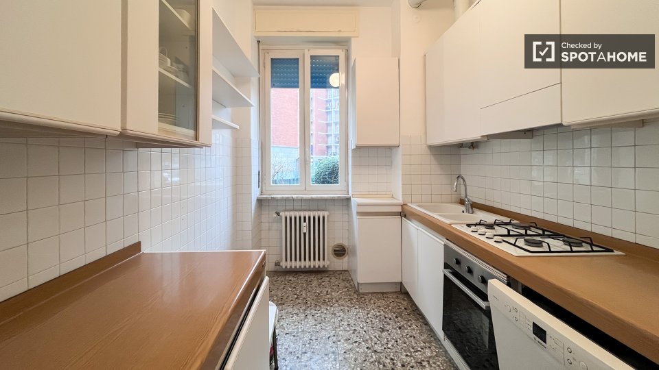 Double room Milan, 2 beds — photo 3