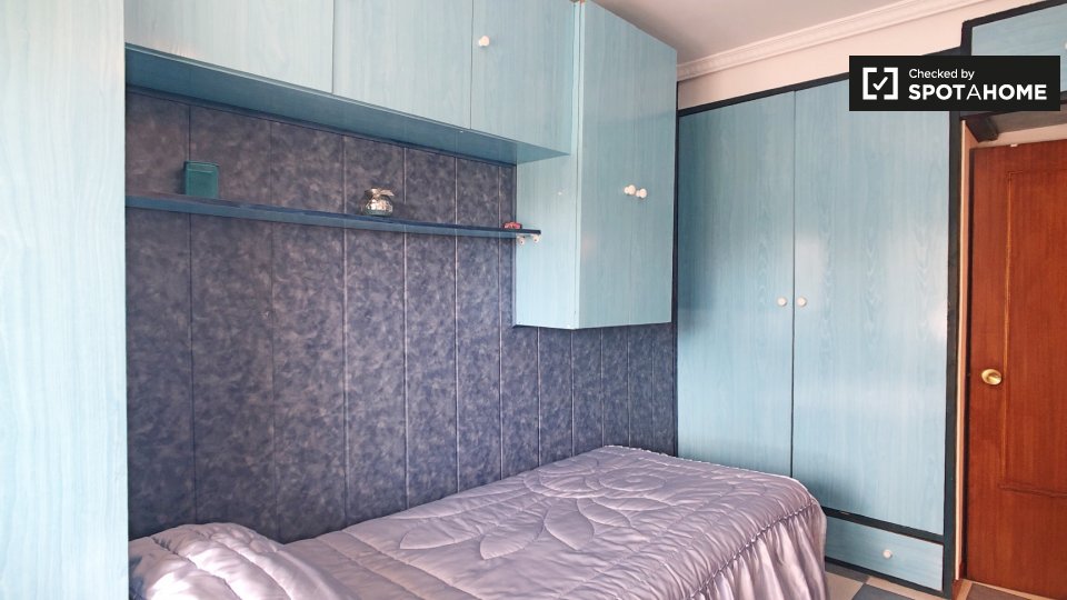 Double room Madrid, 2 beds, 75m² — photo 3