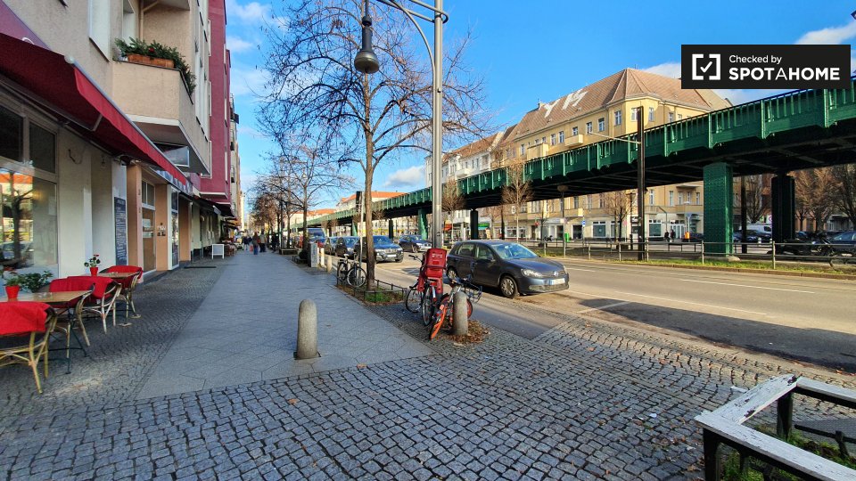 Double room Berlin, 3 beds, 55m² — photo 7