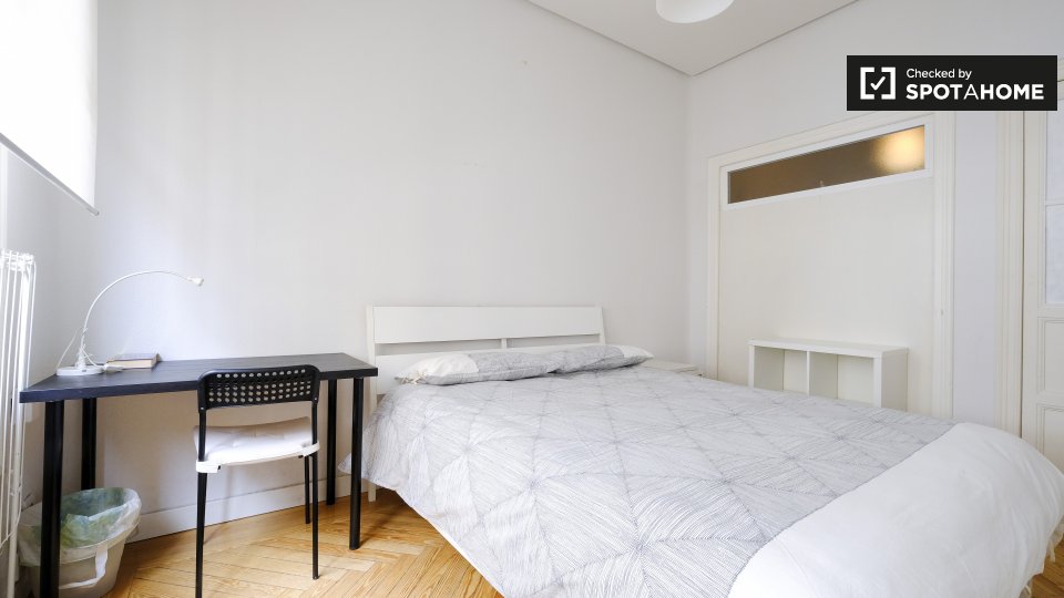 Double room Madrid, 4 beds, 110m² — photo 4