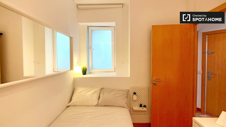 Double room Madrid, 4 beds, 90m² — photo 4