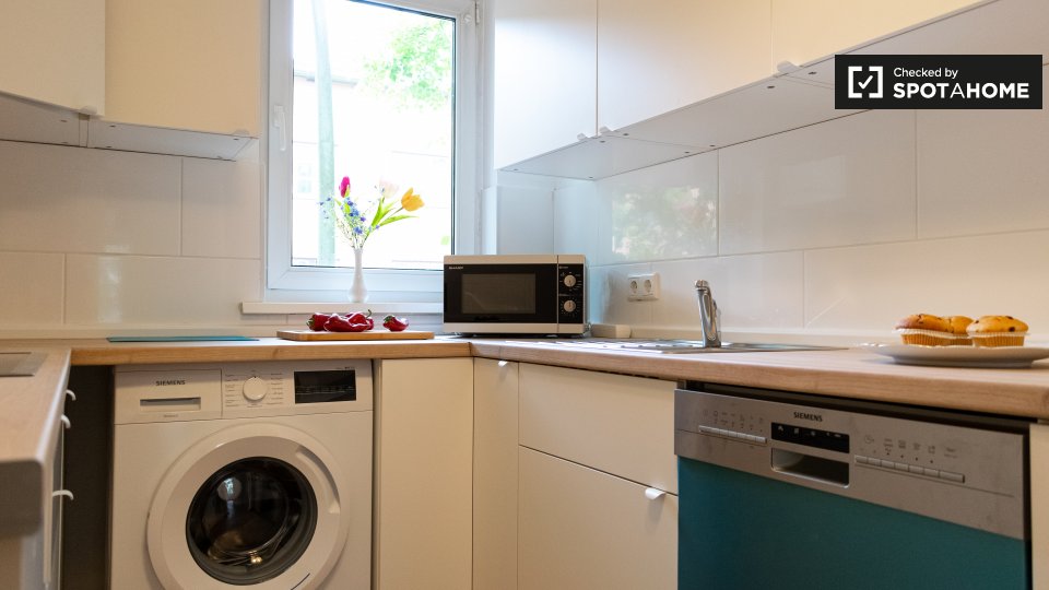 Double room Berlin, 7 beds, 100m² — photo 17