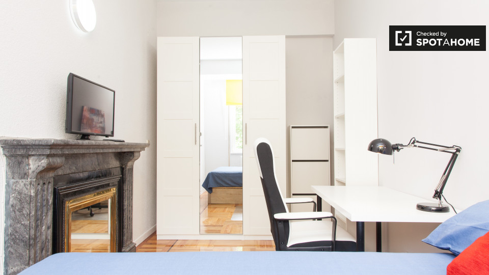 Double room Madrid, 7 beds, 199m² — photo 4