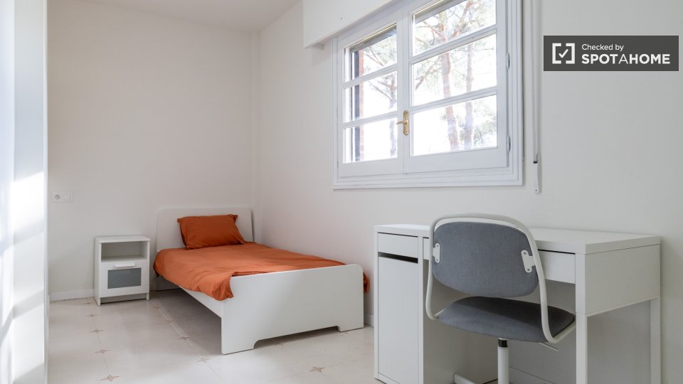 Double room Madrid, 14 beds — photo 13