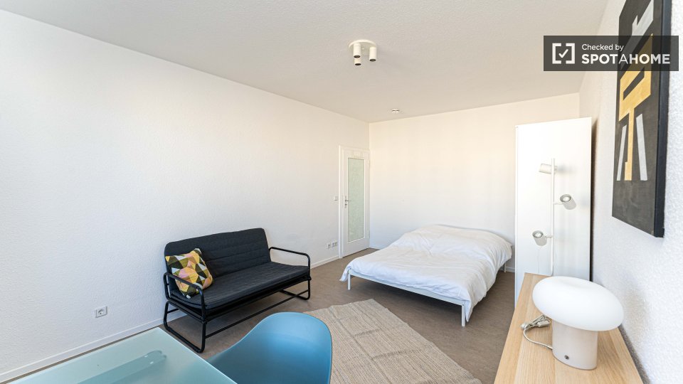 Double room Berlin, 4 beds, 68m² — photo 8