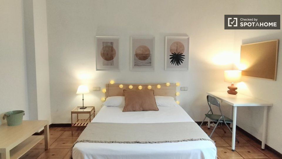 Double room Madrid, 6 beds, 200m² — photo 34