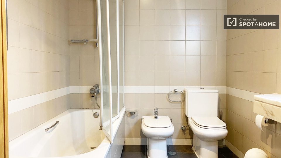 Apartment Lisbon, 2 beds — photo 41