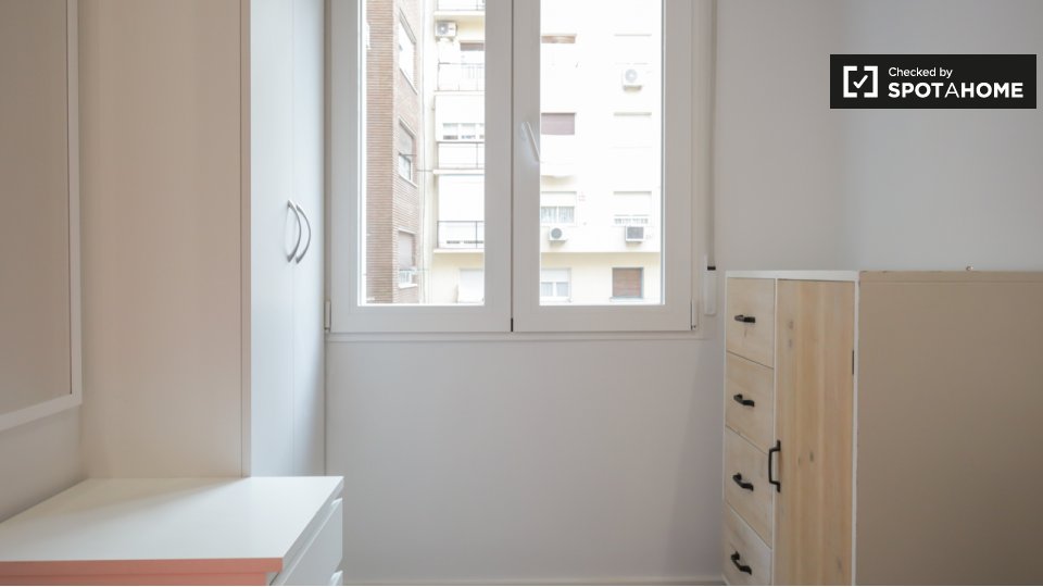 Double room Madrid, 3 beds — photo 7