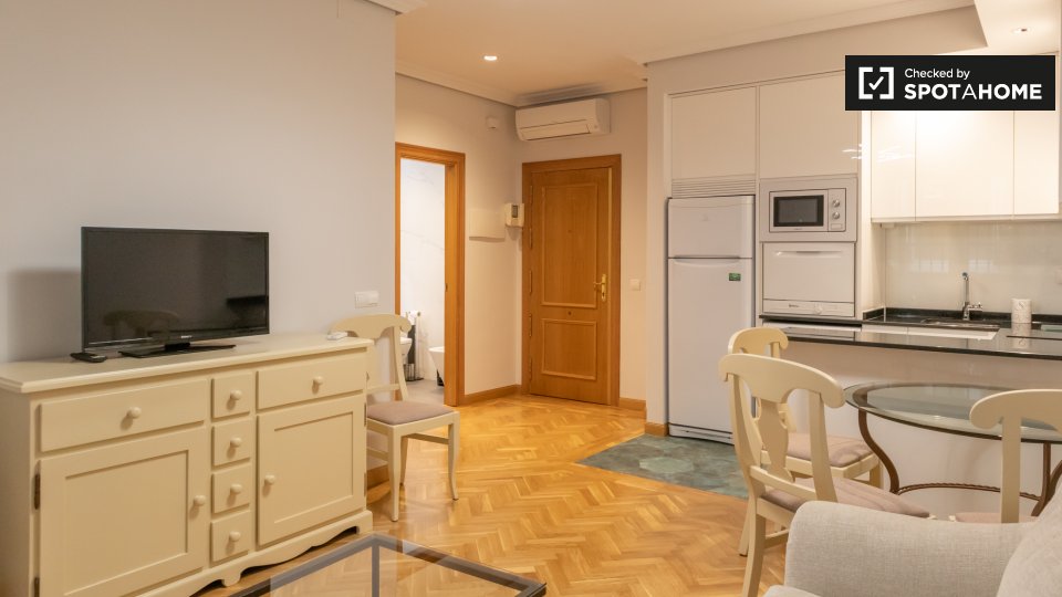 Apartment Madrid, 1 bed, 45m² — photo 1