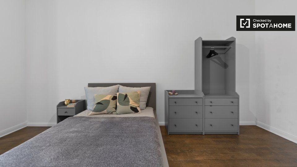 Double room Berlin, 9 beds, 227m² — photo 1