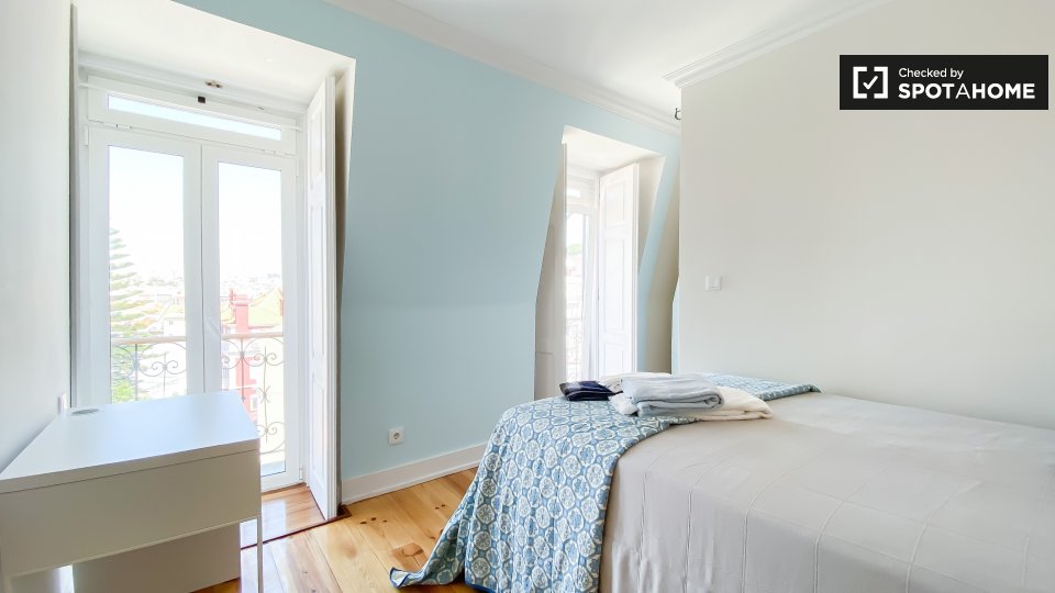 Apartment Lisbon, 2 beds — photo 2
