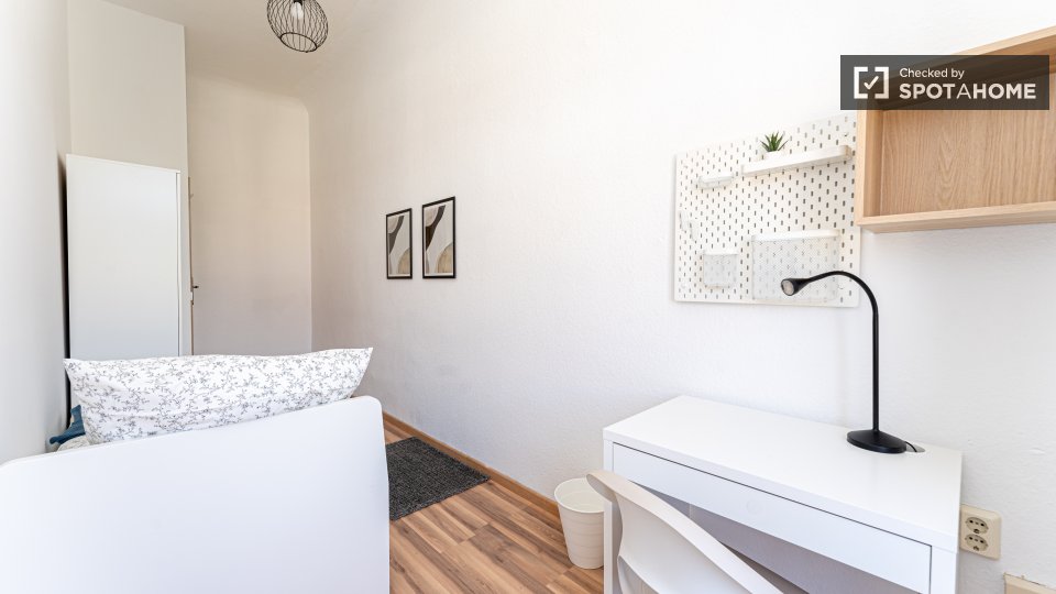 Double room Berlin, 4 beds, 65m² — photo 10