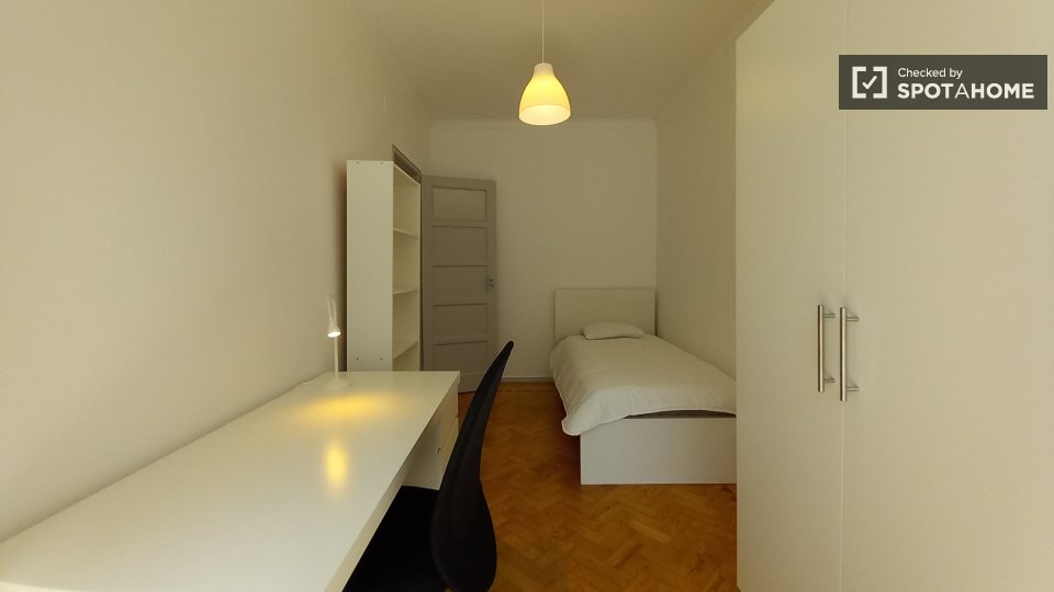 Double room Lisbon, 2 beds, 60m² — photo 15