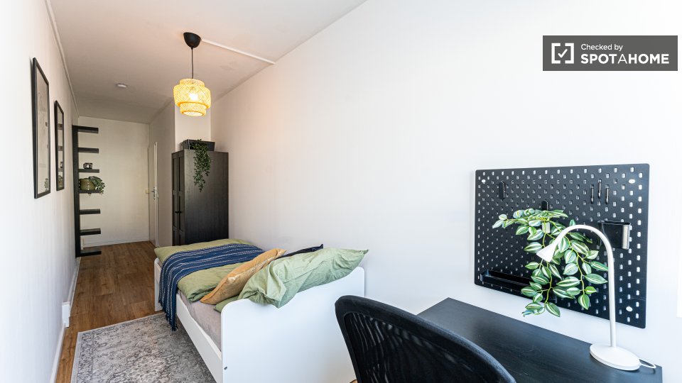 Double room Berlin, 6 beds, 88m² — photo 18